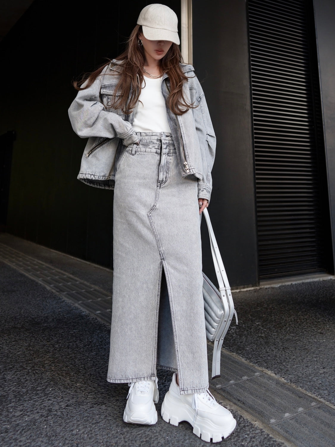 MODEL:159cm<br>COLOR:シルバー