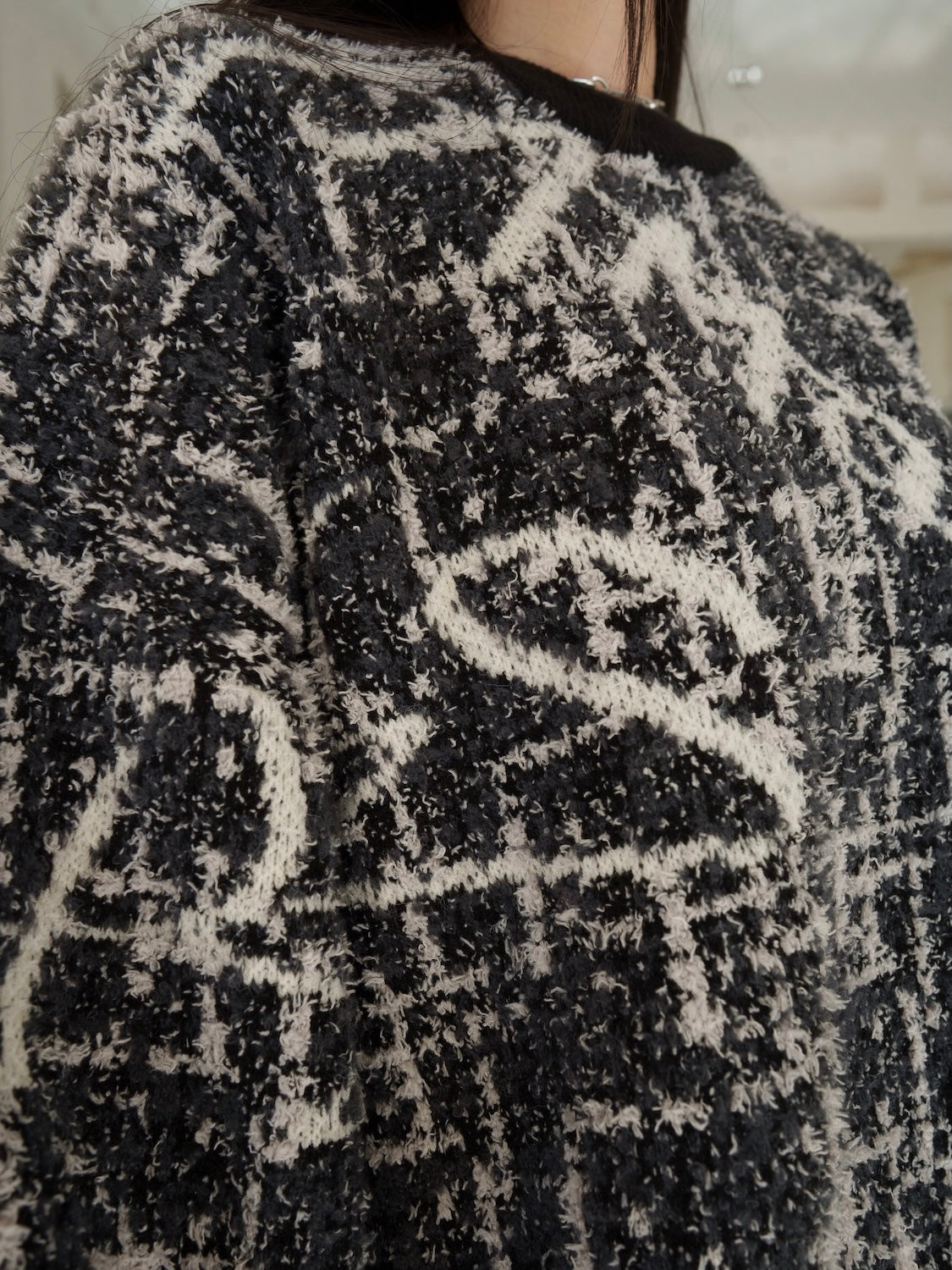 ツイードライク グラフィティ KNIT プルオーバー