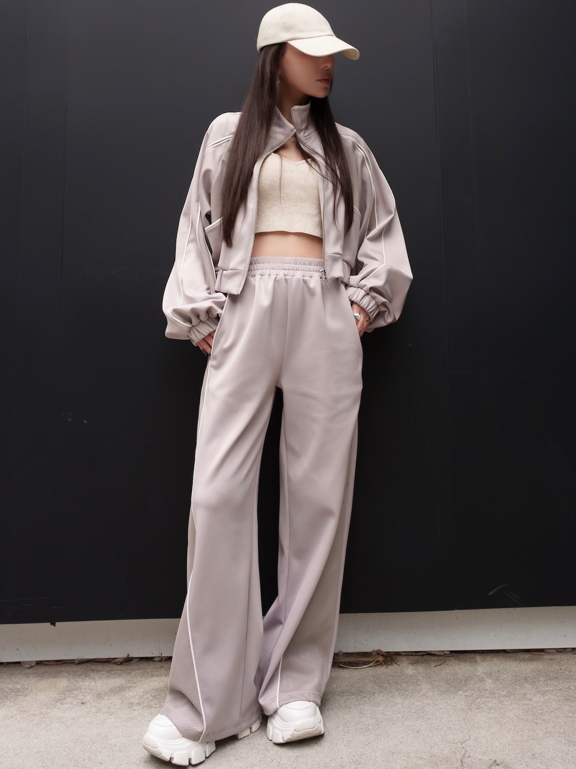 MODEL:159cm<br>COLOR:ベージュ