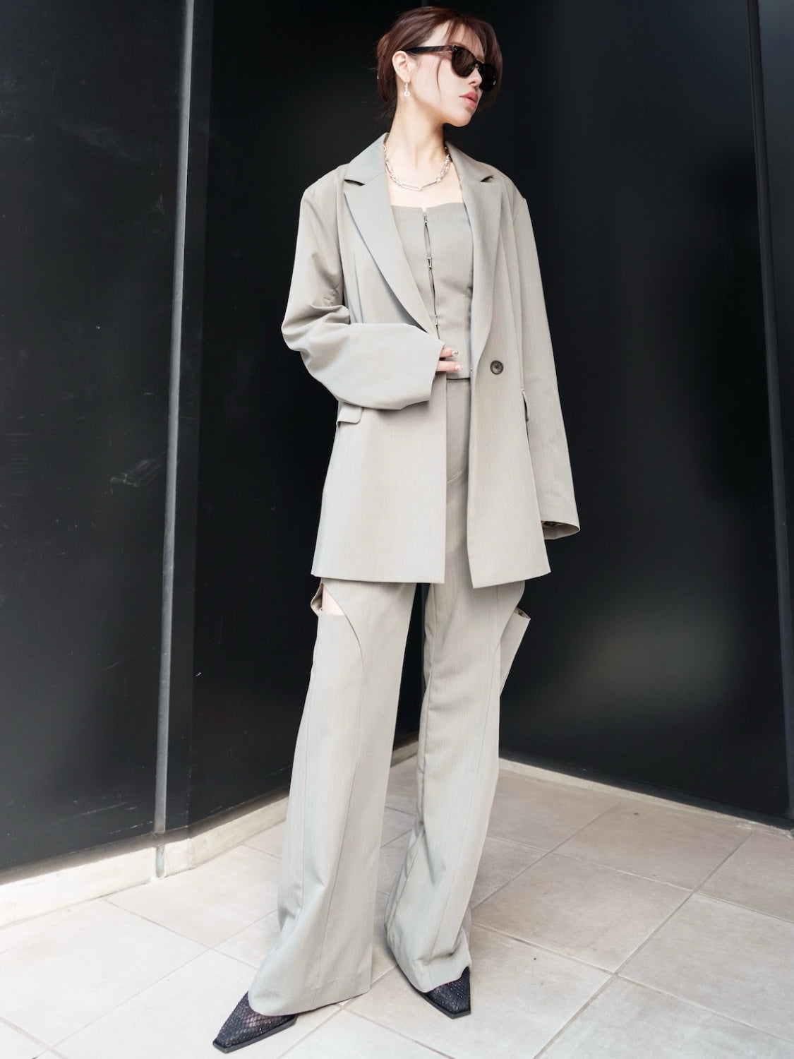 MODEL:159cm<br>COLOR:グレージュ