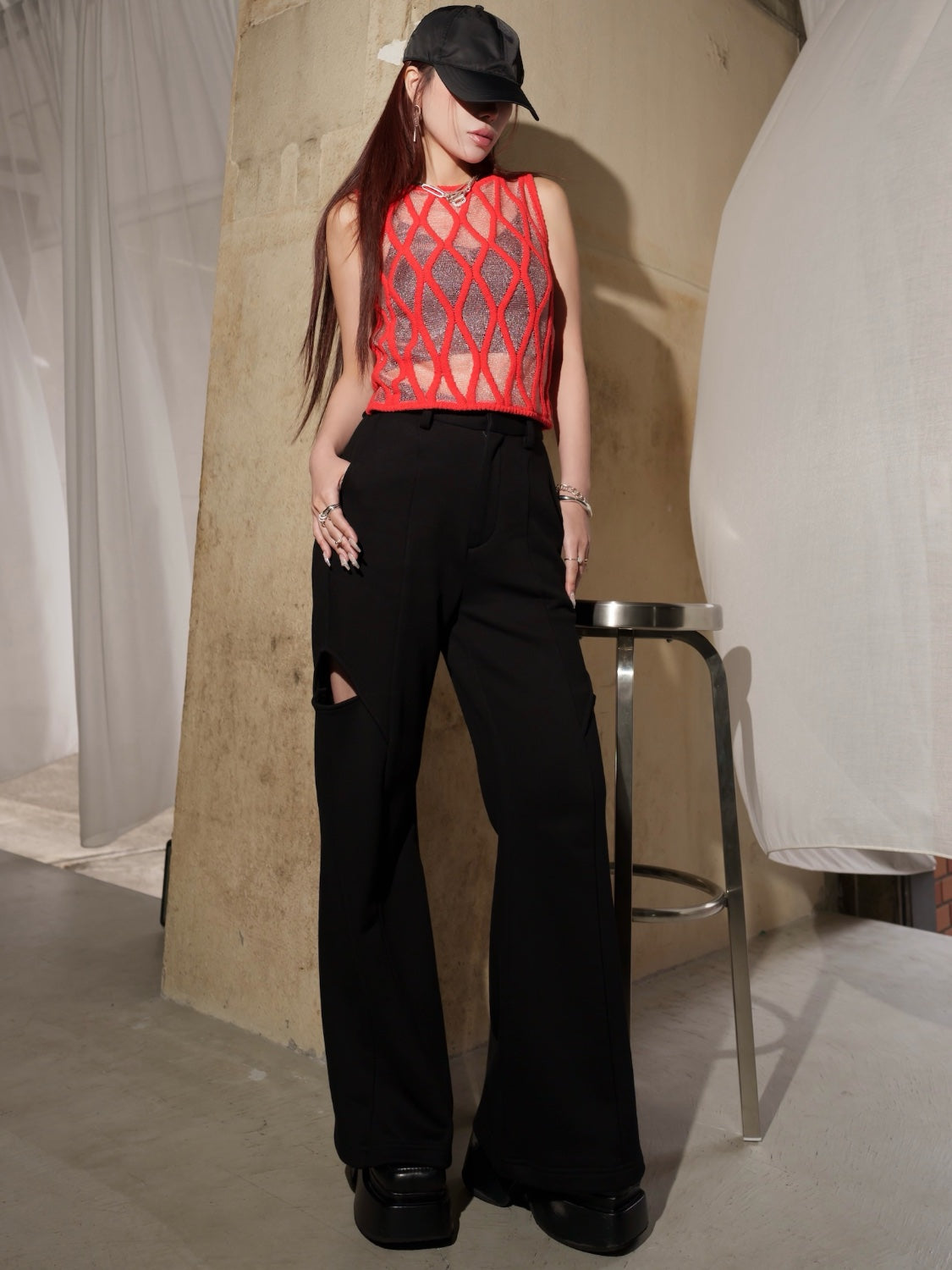 MODEL:159cm<br>COLOR:レッド
