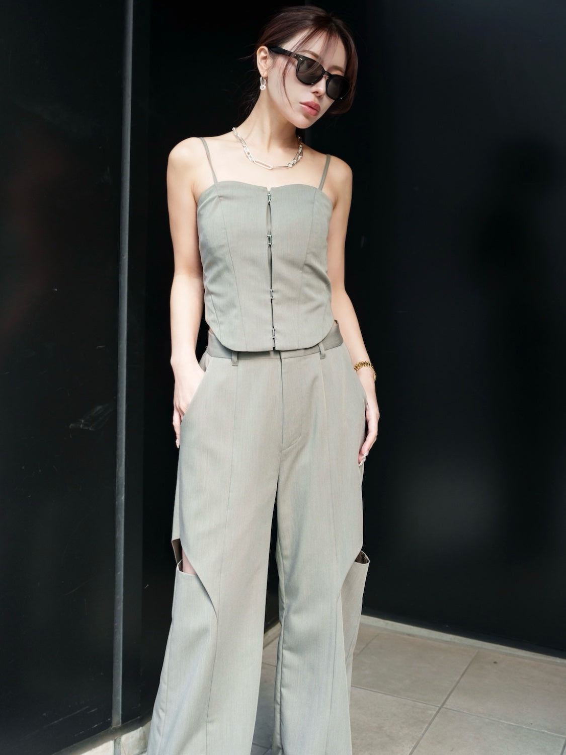 COLOR:グレージュ