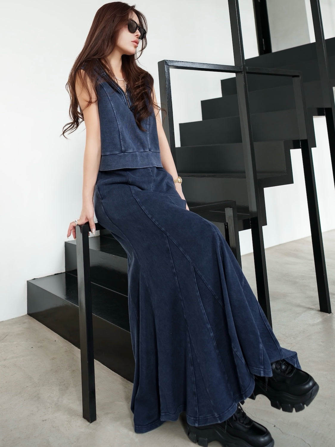 MODEL:159cm<br>COLOR:ダークブルー