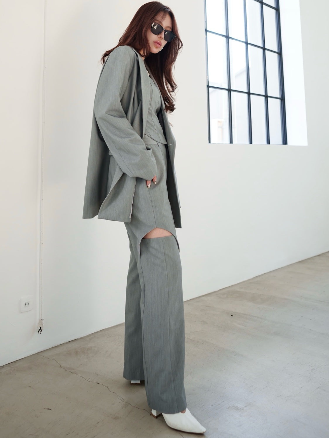 MODEL:159cm<br>COLOR:グレー