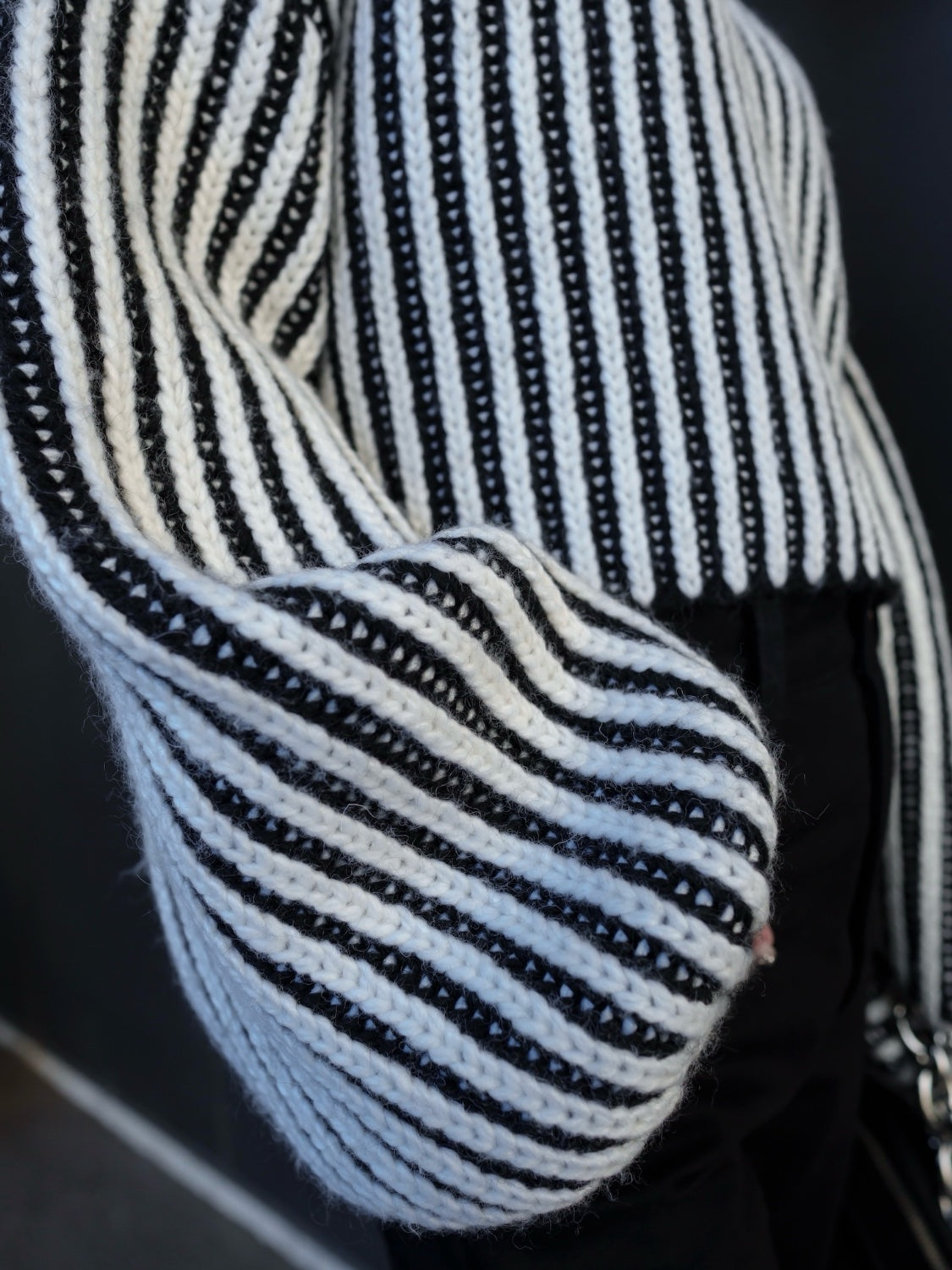 BLACK ストライプ クロップド Wool Knit
