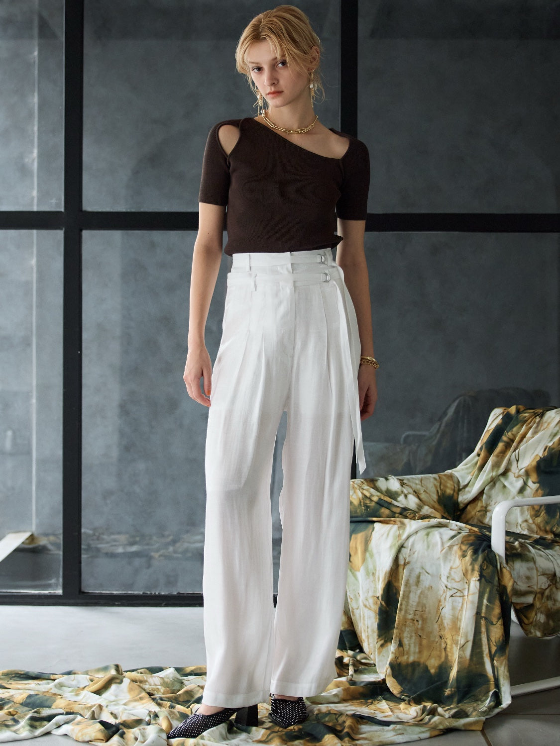 MODEL:173cm<br>COLOR:ブラウン