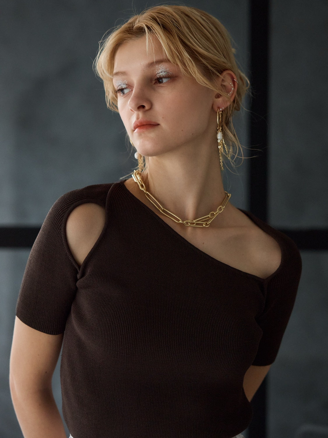 Asymmetrical short-sleeve knit