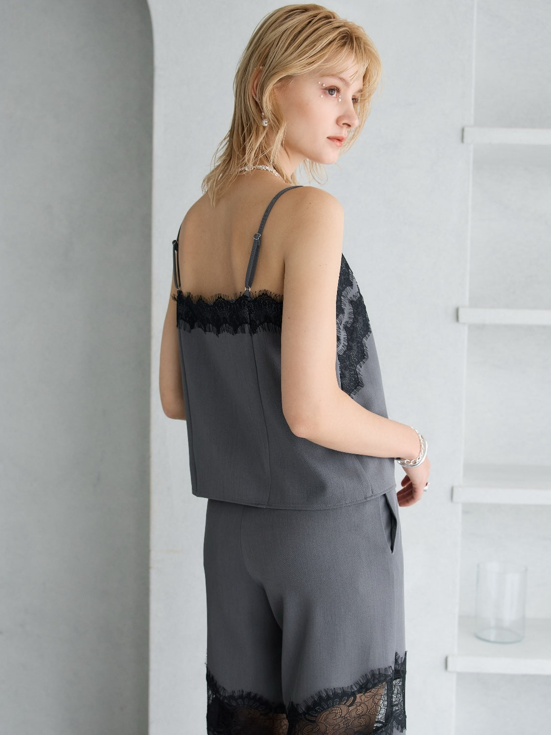 レース アクセント Vネック キャミソール