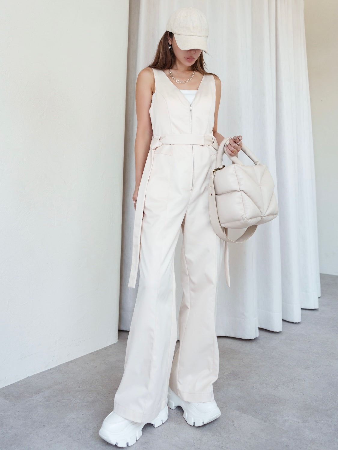 MODEL:159cm<br>COLOR:アイボリー