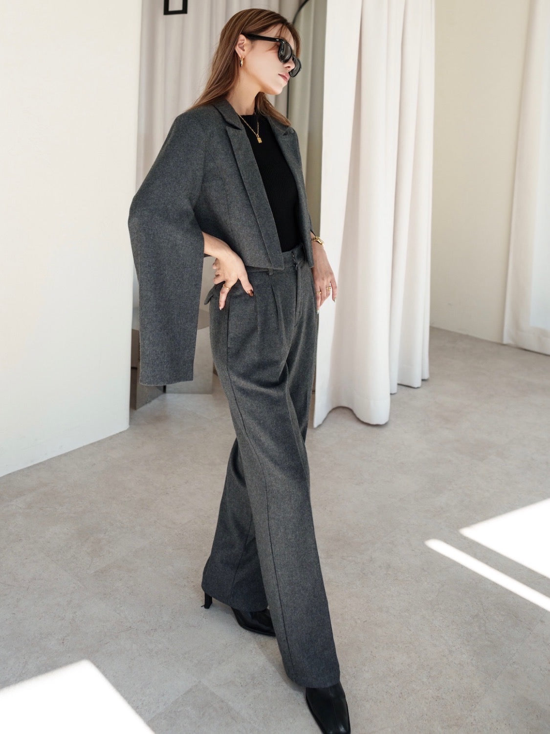 MODEL:159cm<br>COLOR:チャコール