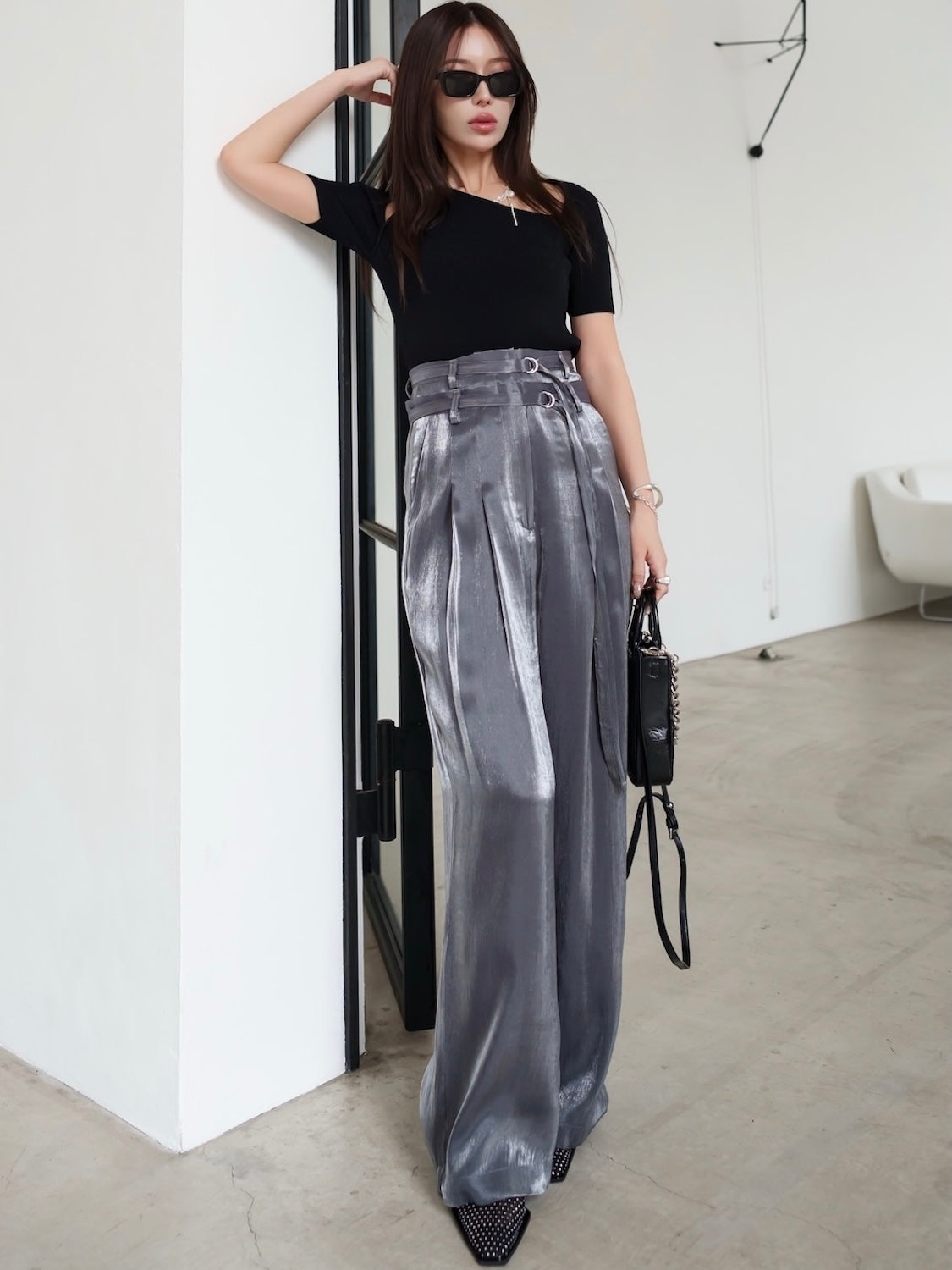 Asymmetrical short-sleeve knit