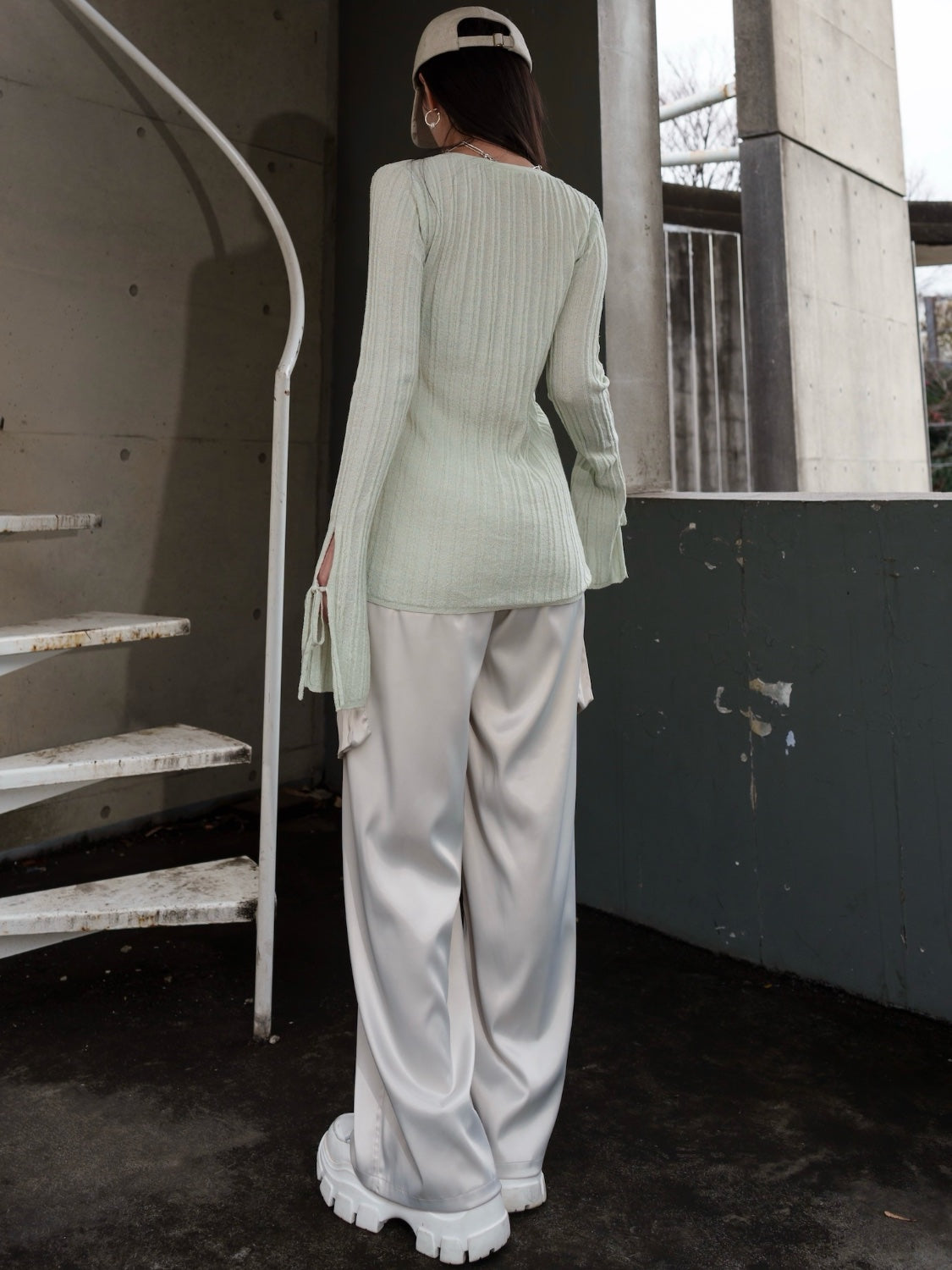 ピアスポケット Satin カーゴパンツ