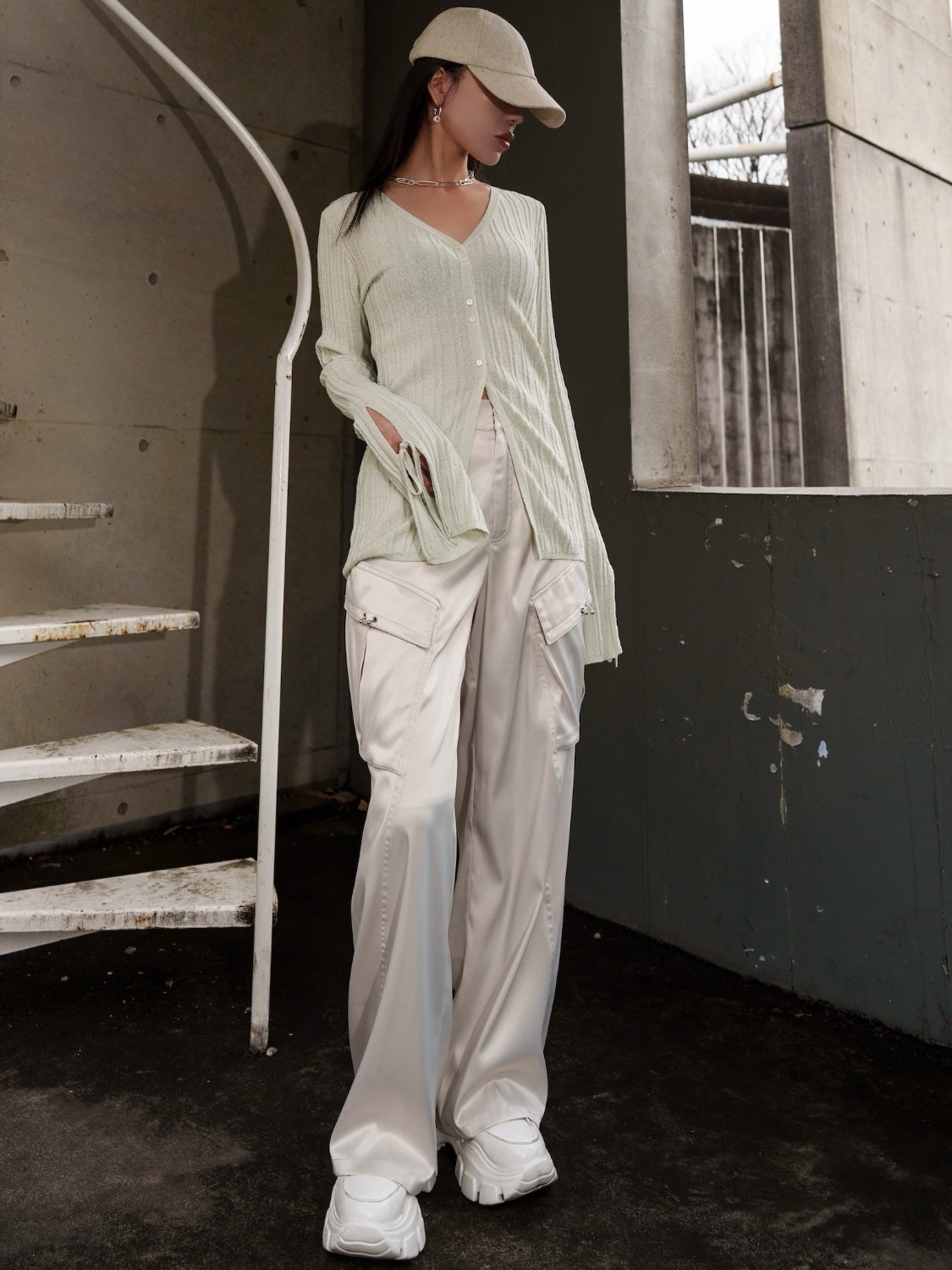 ピアスポケット Satin カーゴパンツ