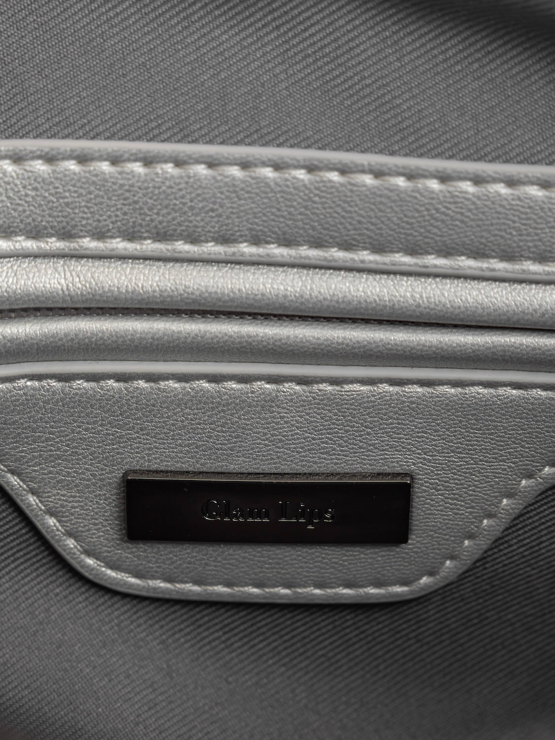 Quilted leather shoulder bag