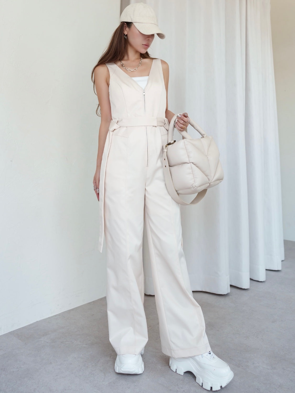 MODEL:159cm<br>COLOR:アイボリー