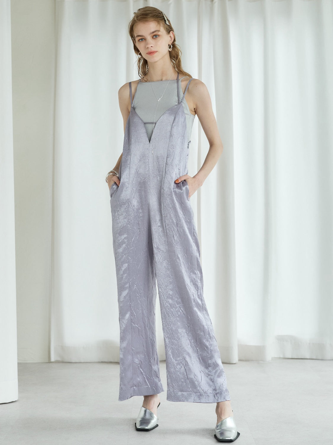 MODEL:175cm<br>COLOR:グレージュ