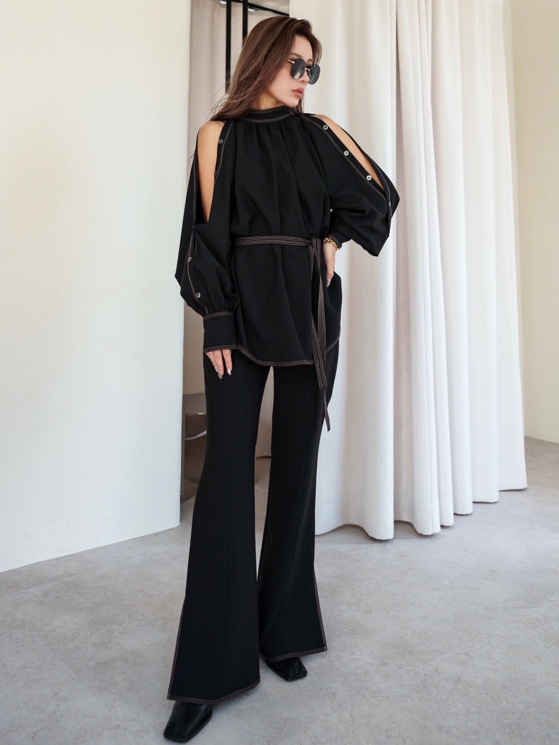 Stitched semi-flared pants