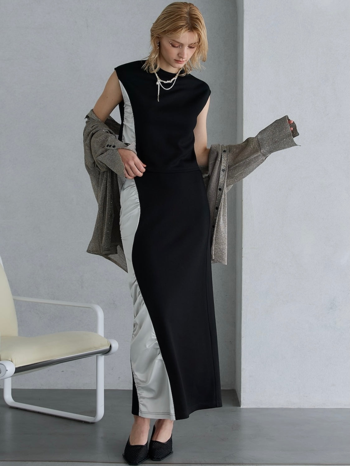 MODEL:173cm<br>COLOR:シャンパンゴールド