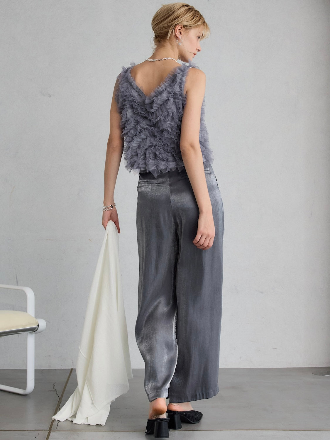 MODEL:173cm<br>COLOR:グレー