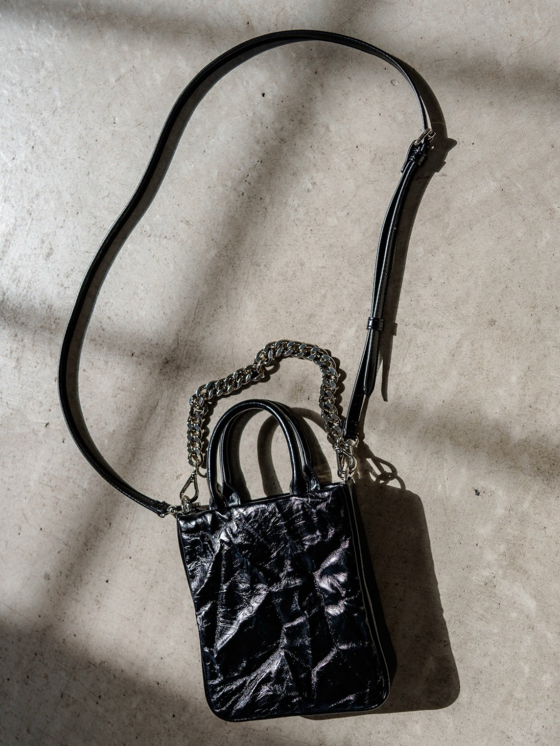 Crinkled leather Chain mini bag