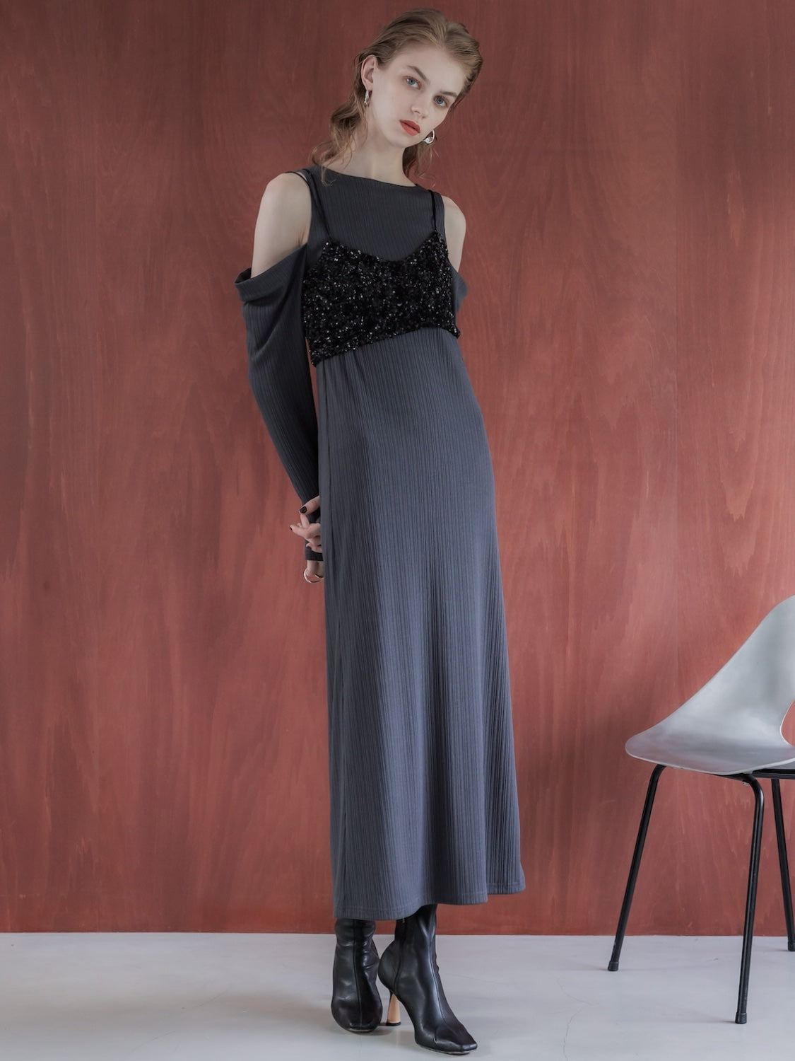 MODEL:175cm<br>COLOR:チャコール