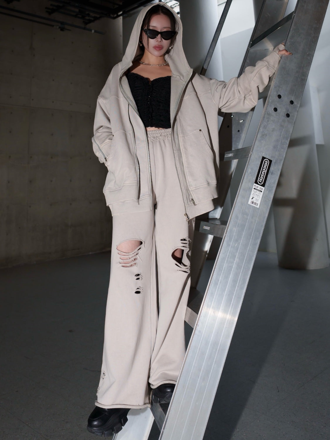 MODEL:159cm