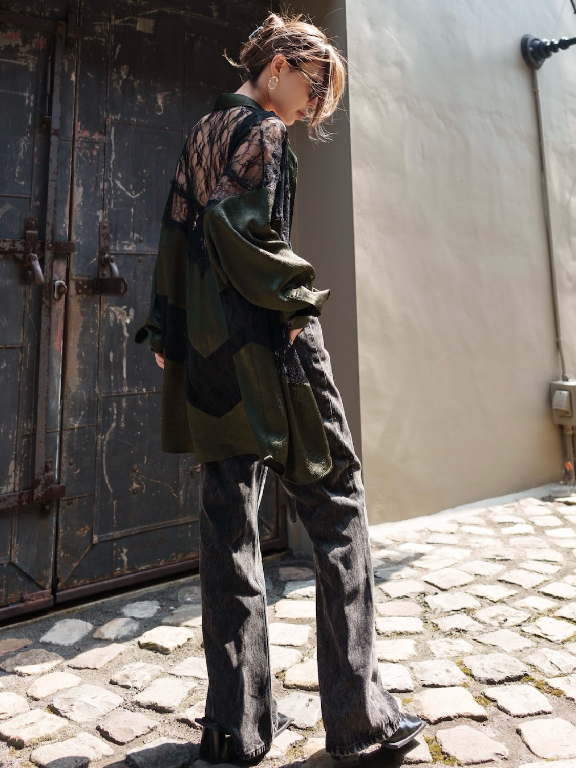 MODEL:159cm<br>COLOR:カーキ
