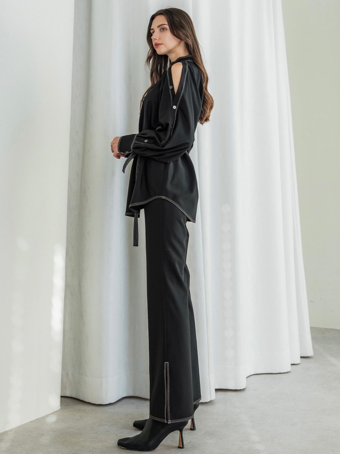 Stitched semi-flared pants