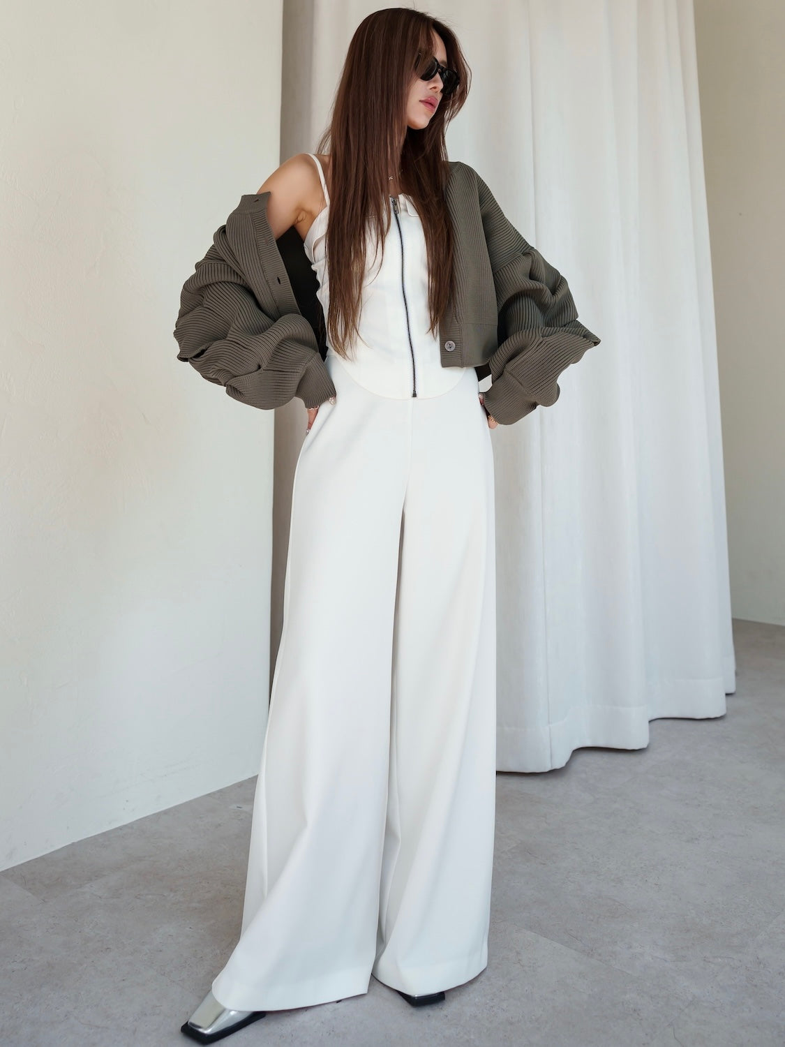 MODEL:159cm<br>COLOR:グレージュ