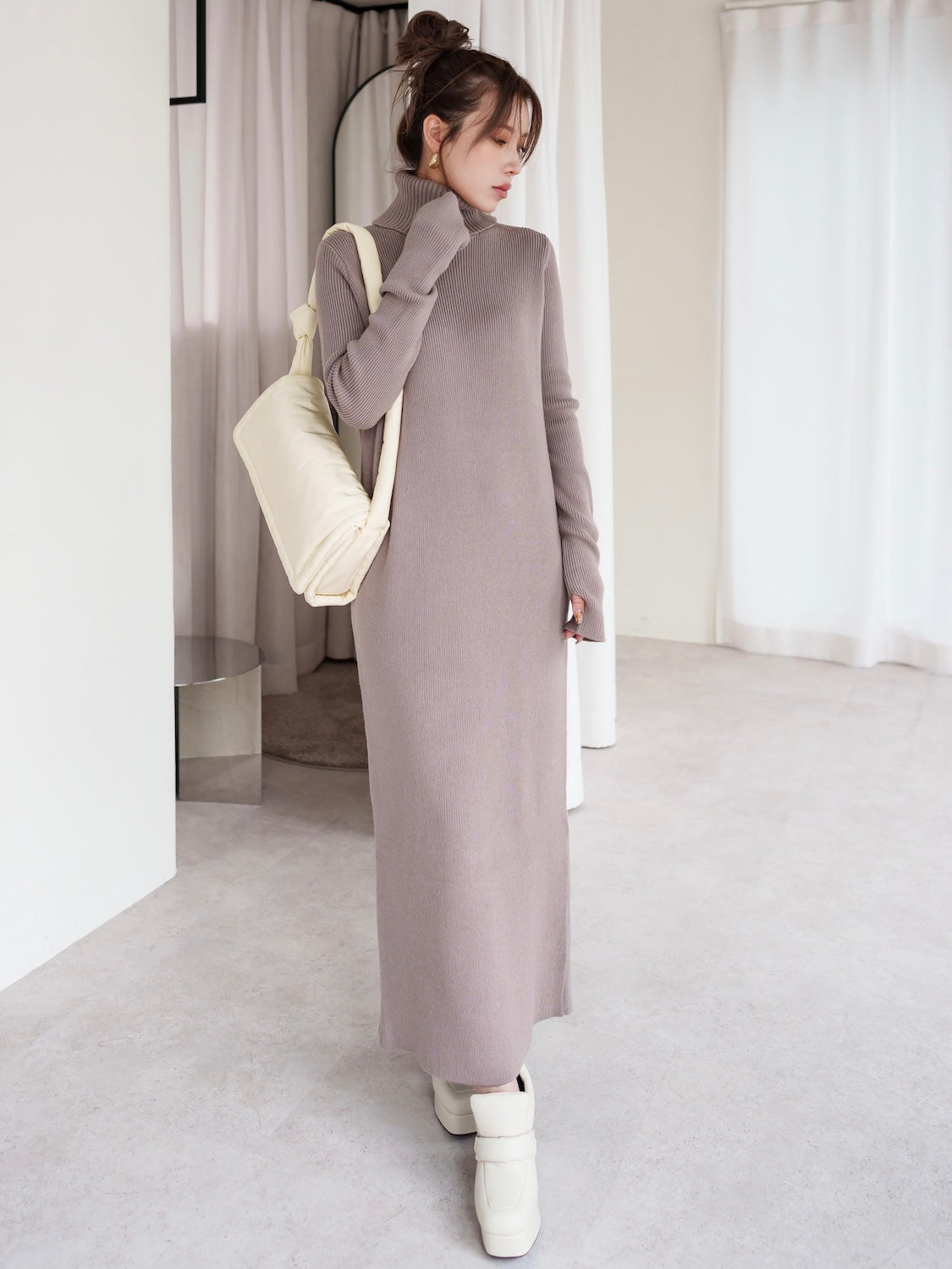 MODEL:159cm<br>COLOR:クリーム