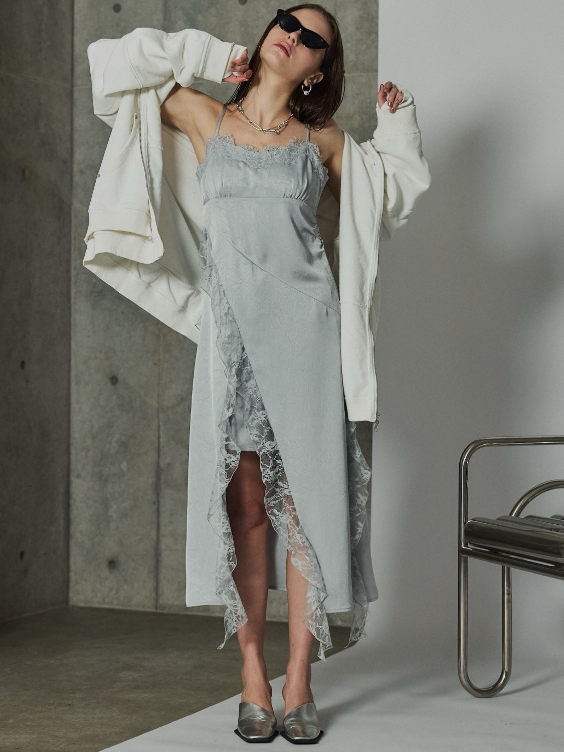 MODEL:167cm<br>COLOR:グレー