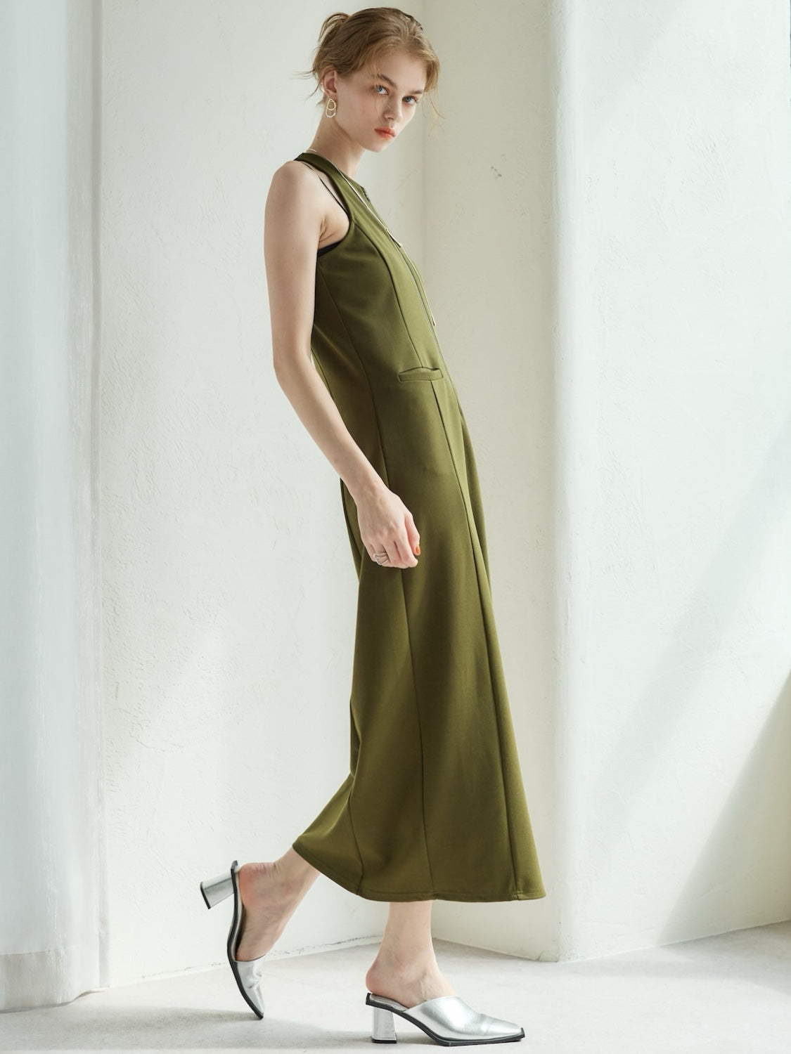 MODEL:175cm<br>COLOR:カーキ