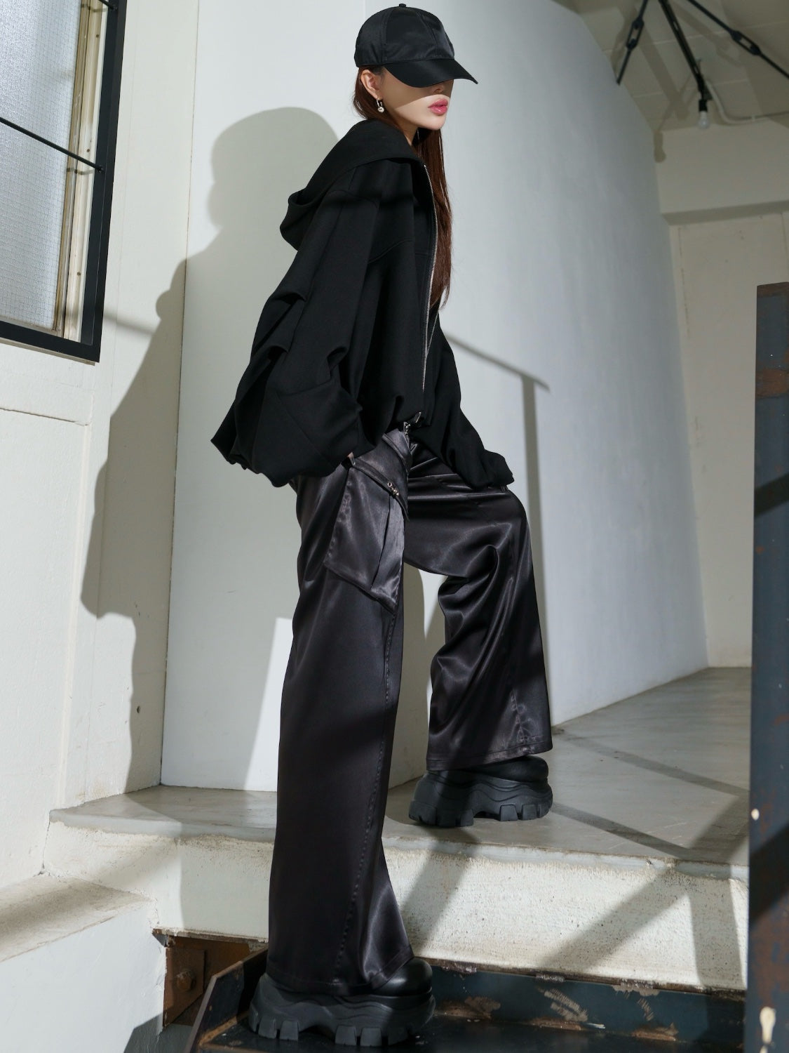 ピアスポケット Satin カーゴパンツ