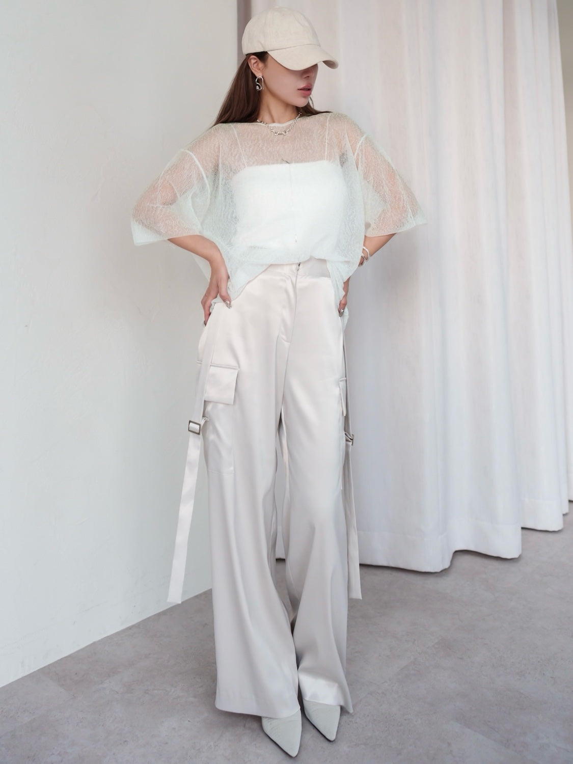 MODEL:159cm<br>COLOR:ホワイト