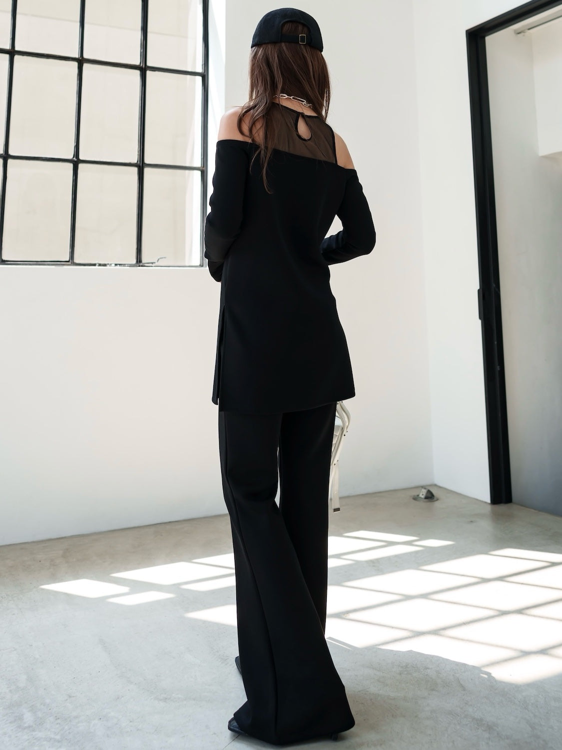 Relax off-shoulder setup