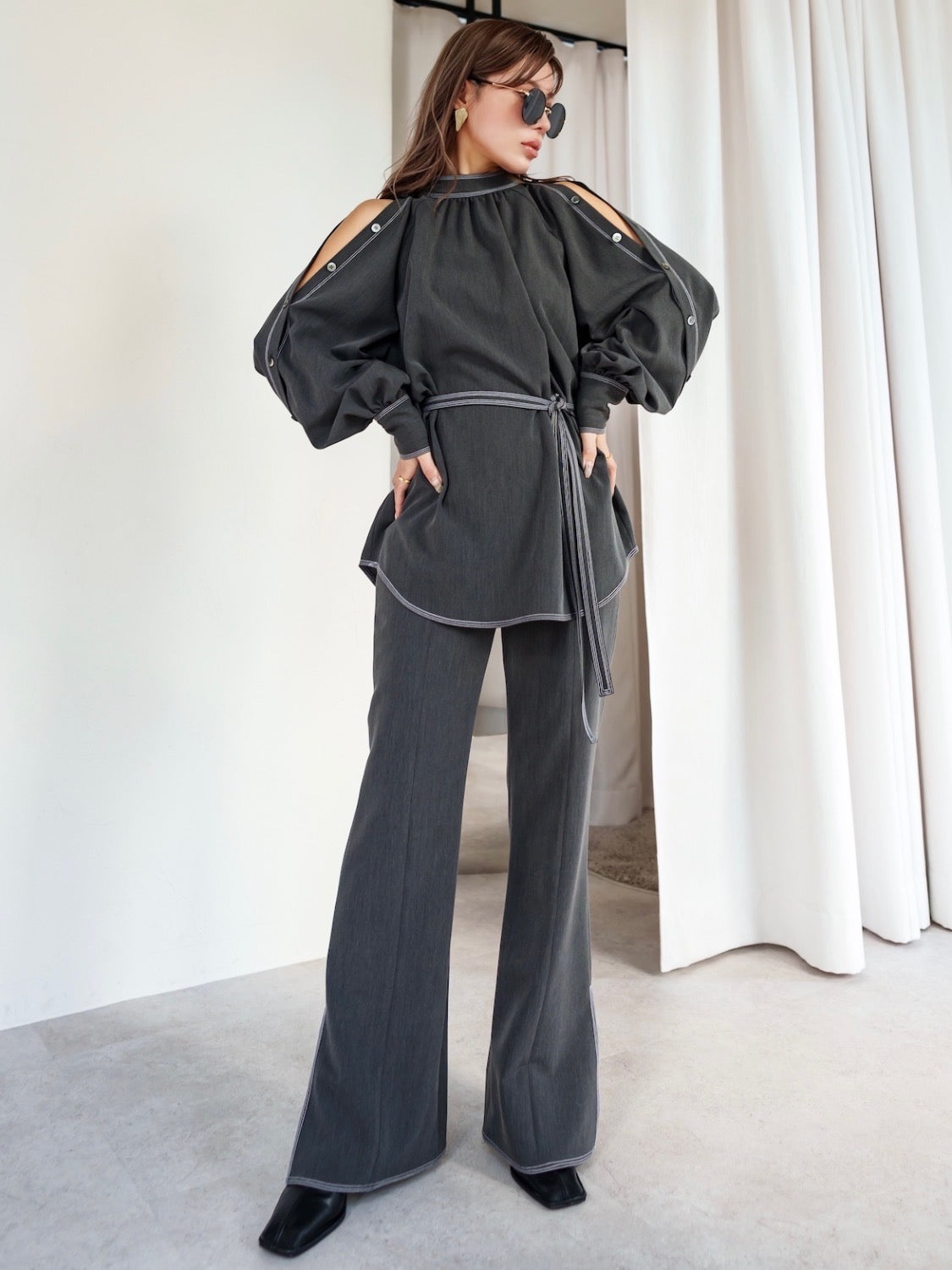 Stitched semi-flared pants