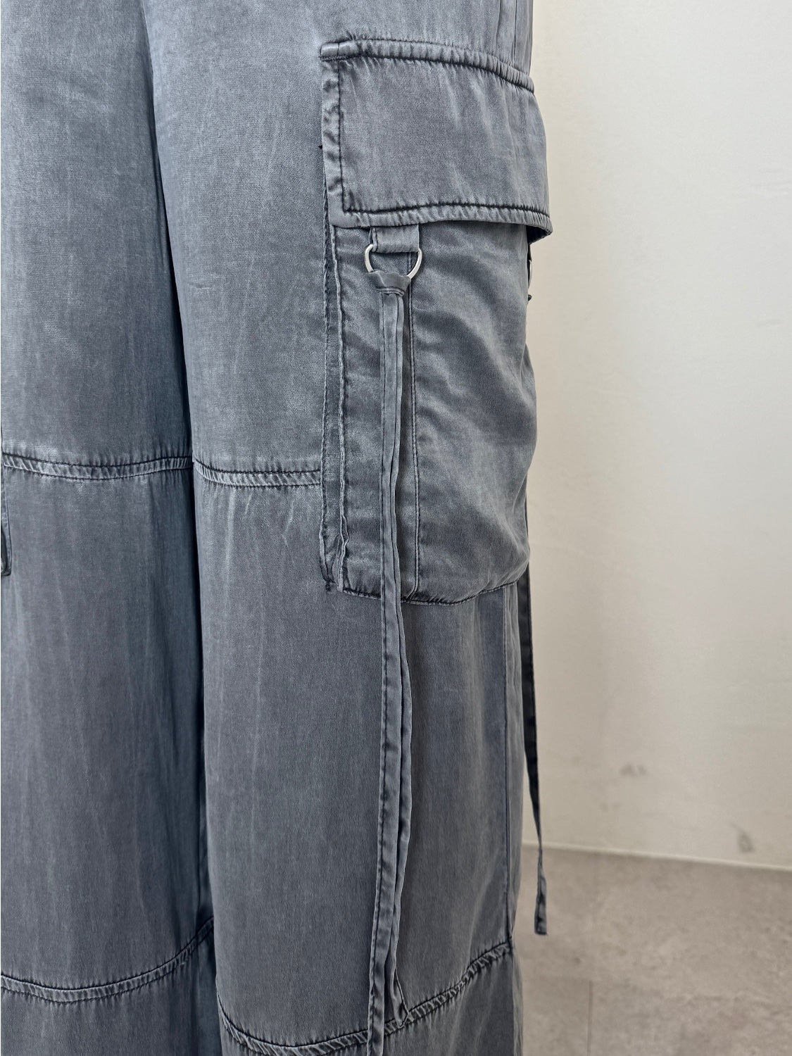 ルーズフィット Washed カーゴパンツ