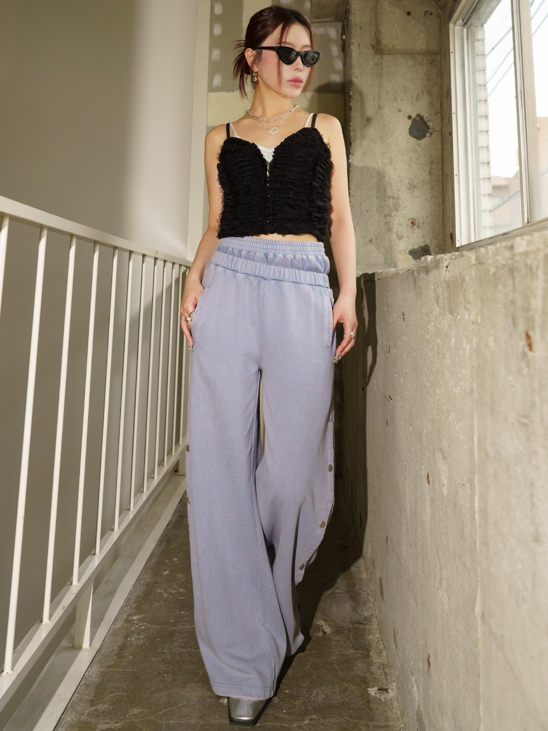 ウエストアシメ サイドボタン Wide スウェットパンツ