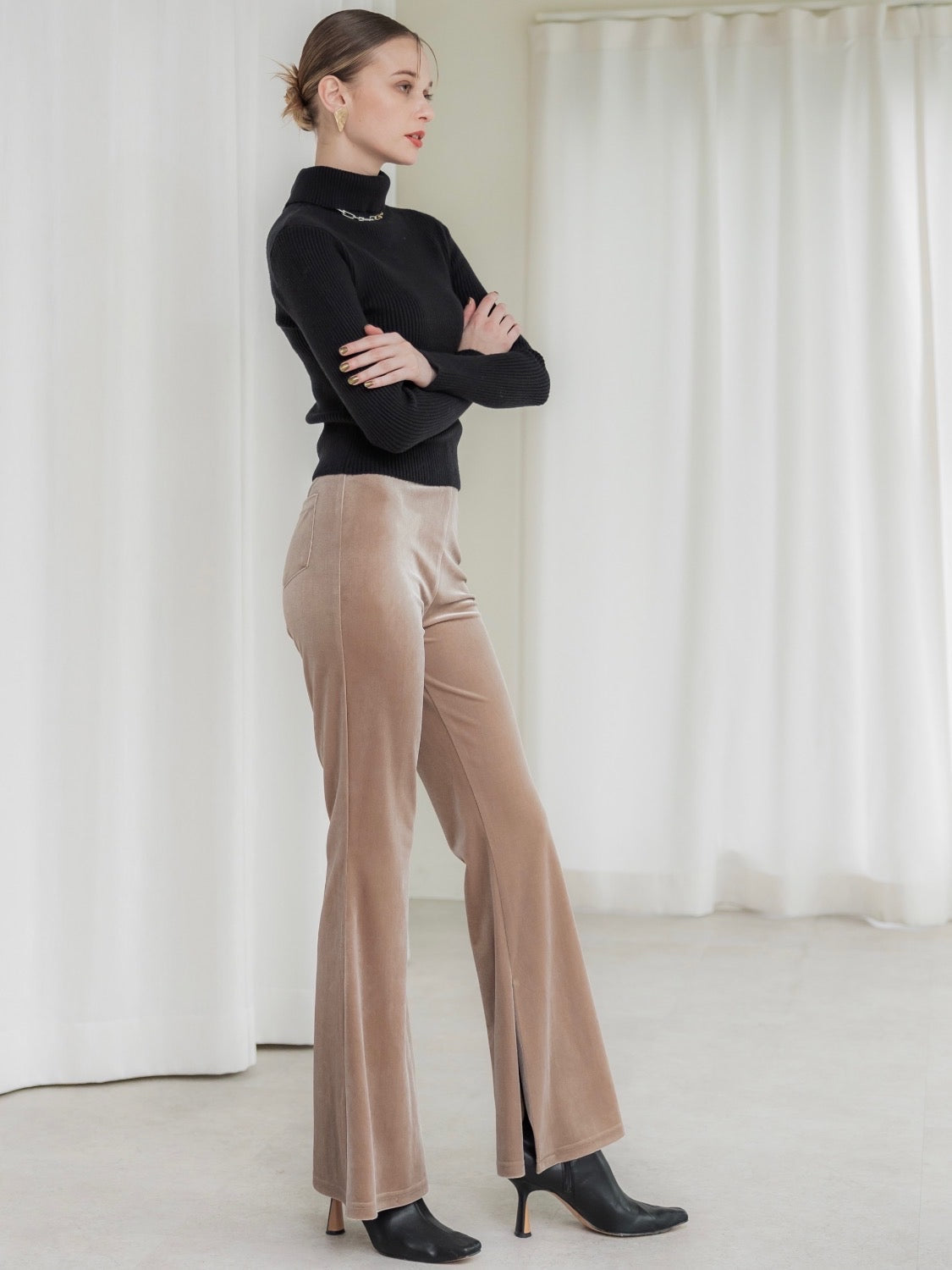 Slit Turtle Knit Top
