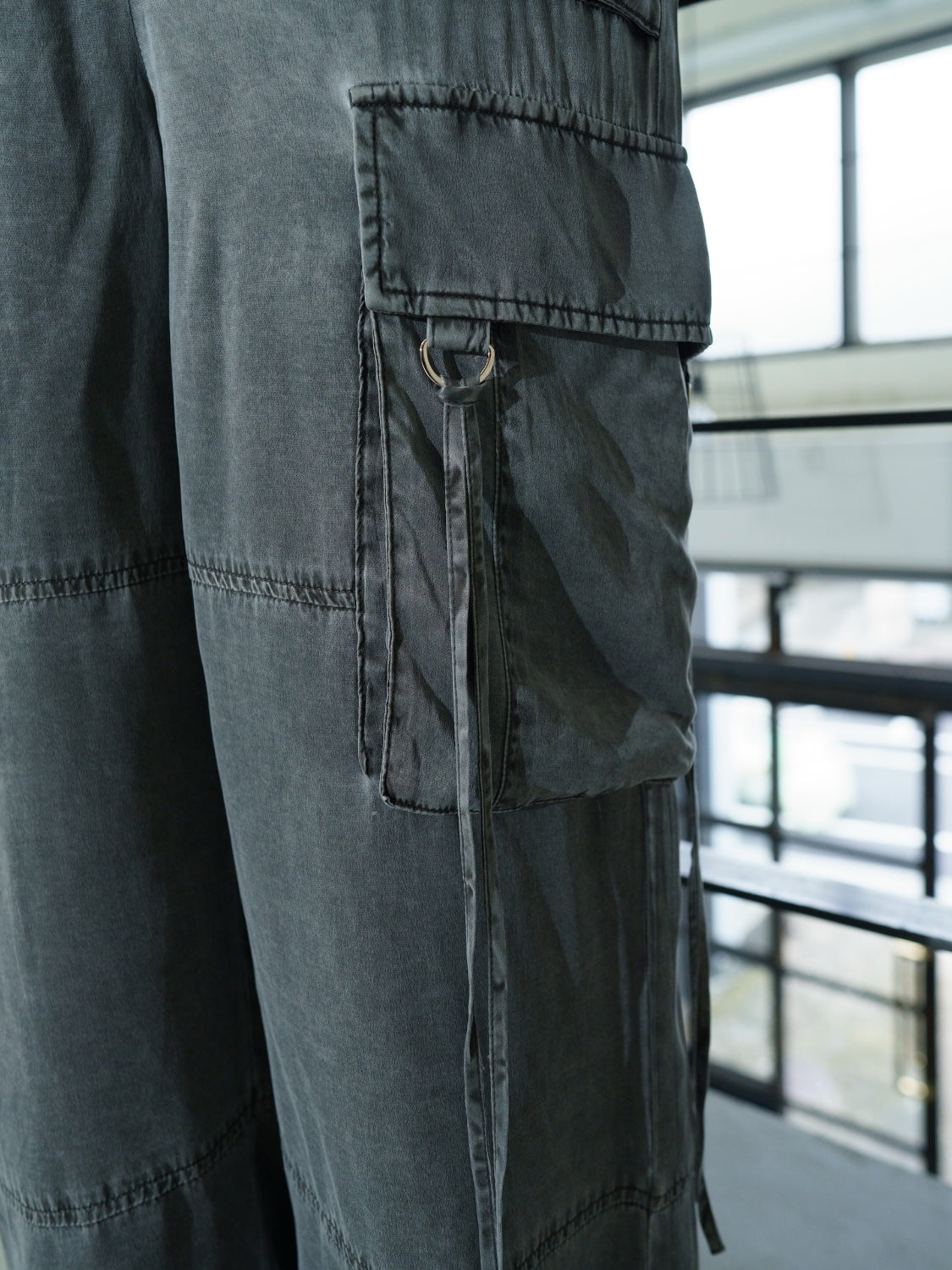 ルーズフィット Washed カーゴパンツ