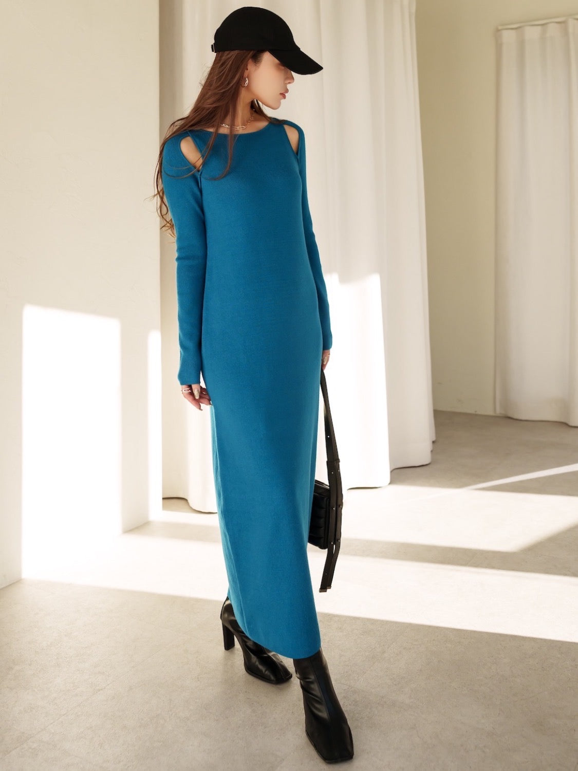 MODEL:159cm<br>COLOR:ティールブルー