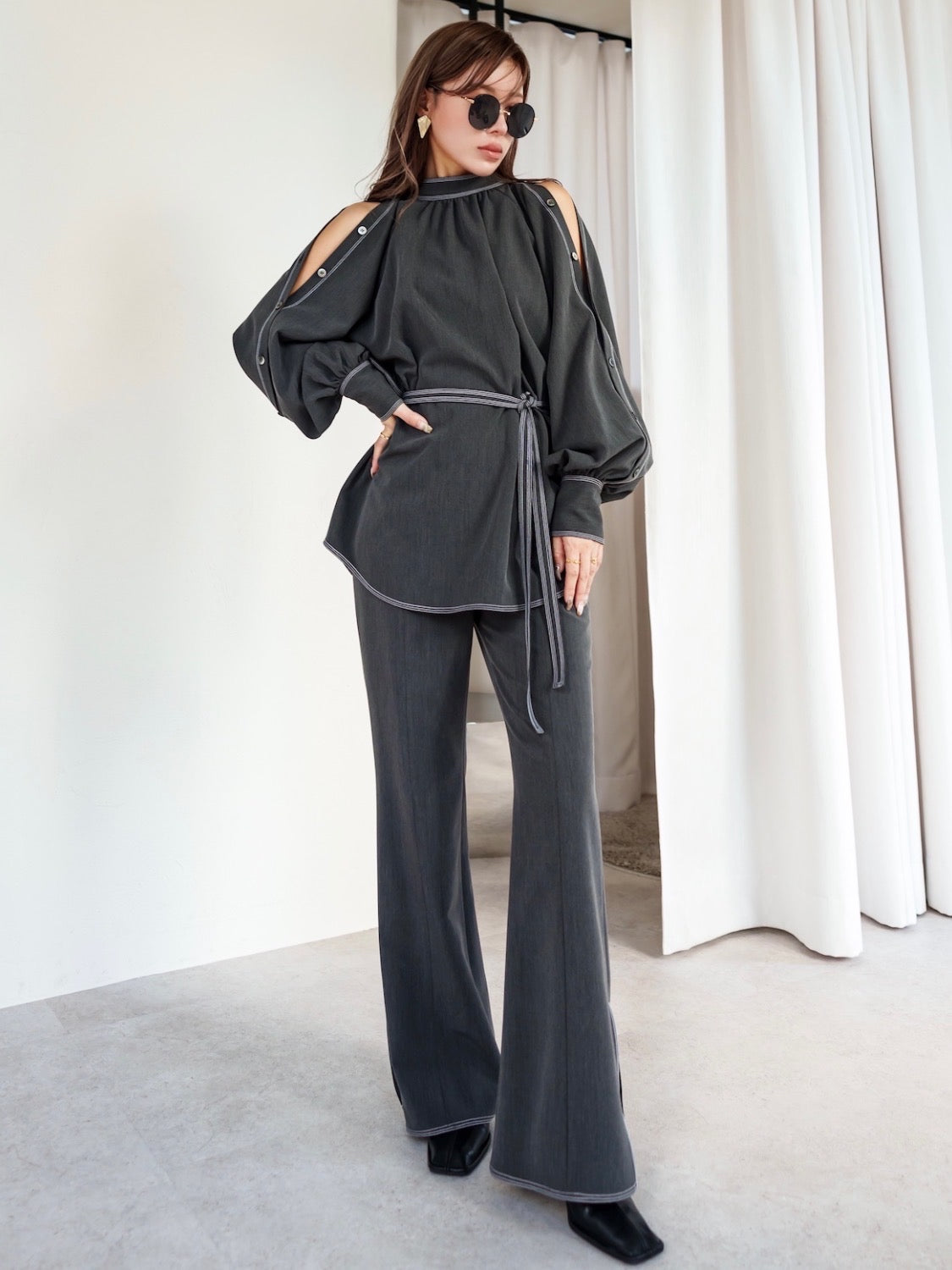 Stitched semi-flared pants