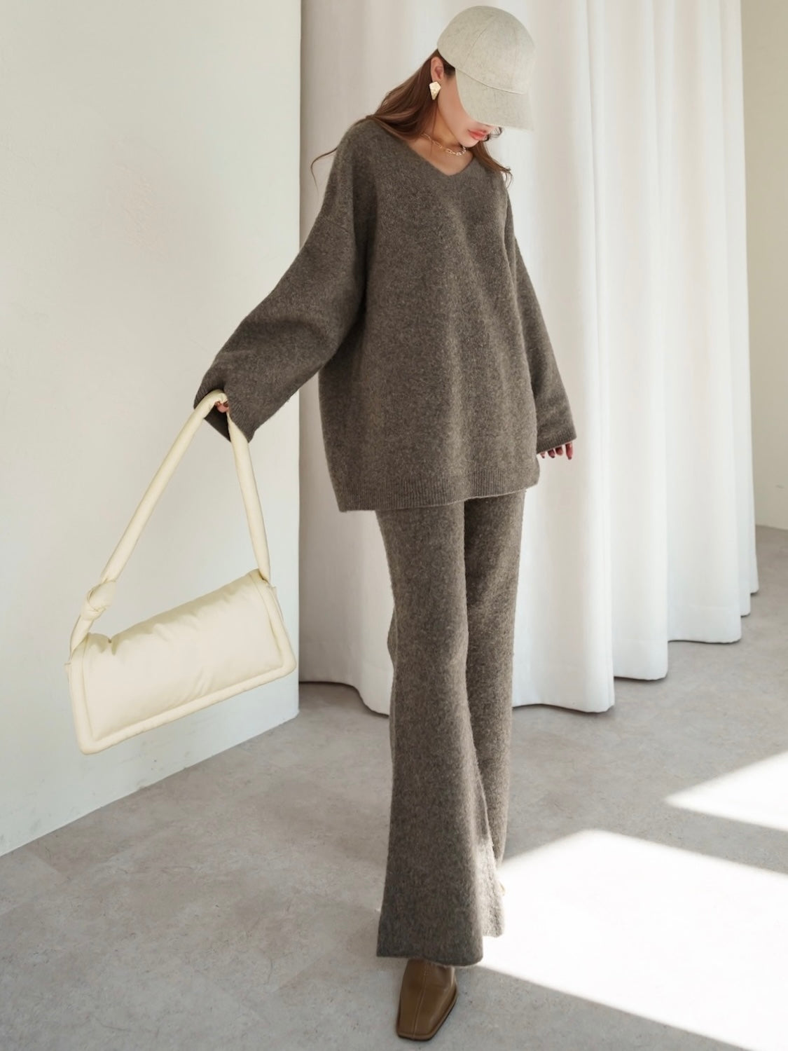 MODEL:159cm<br>COLOR:クリーム