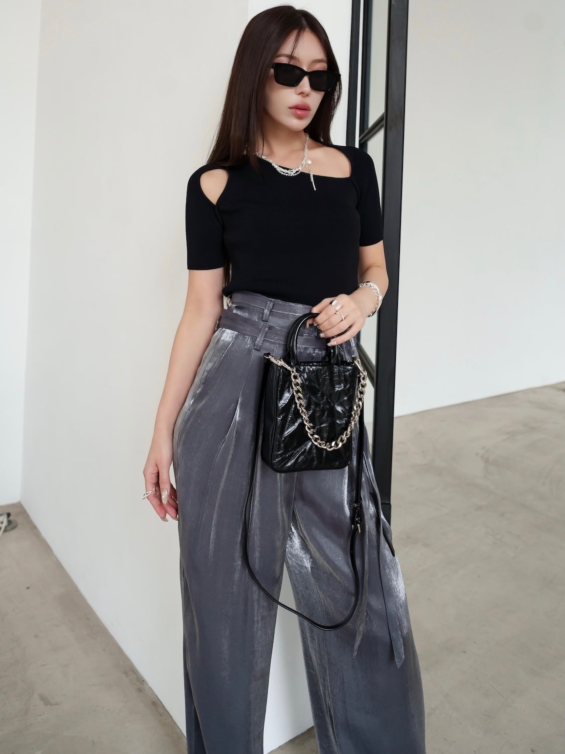 Asymmetrical short-sleeve knit