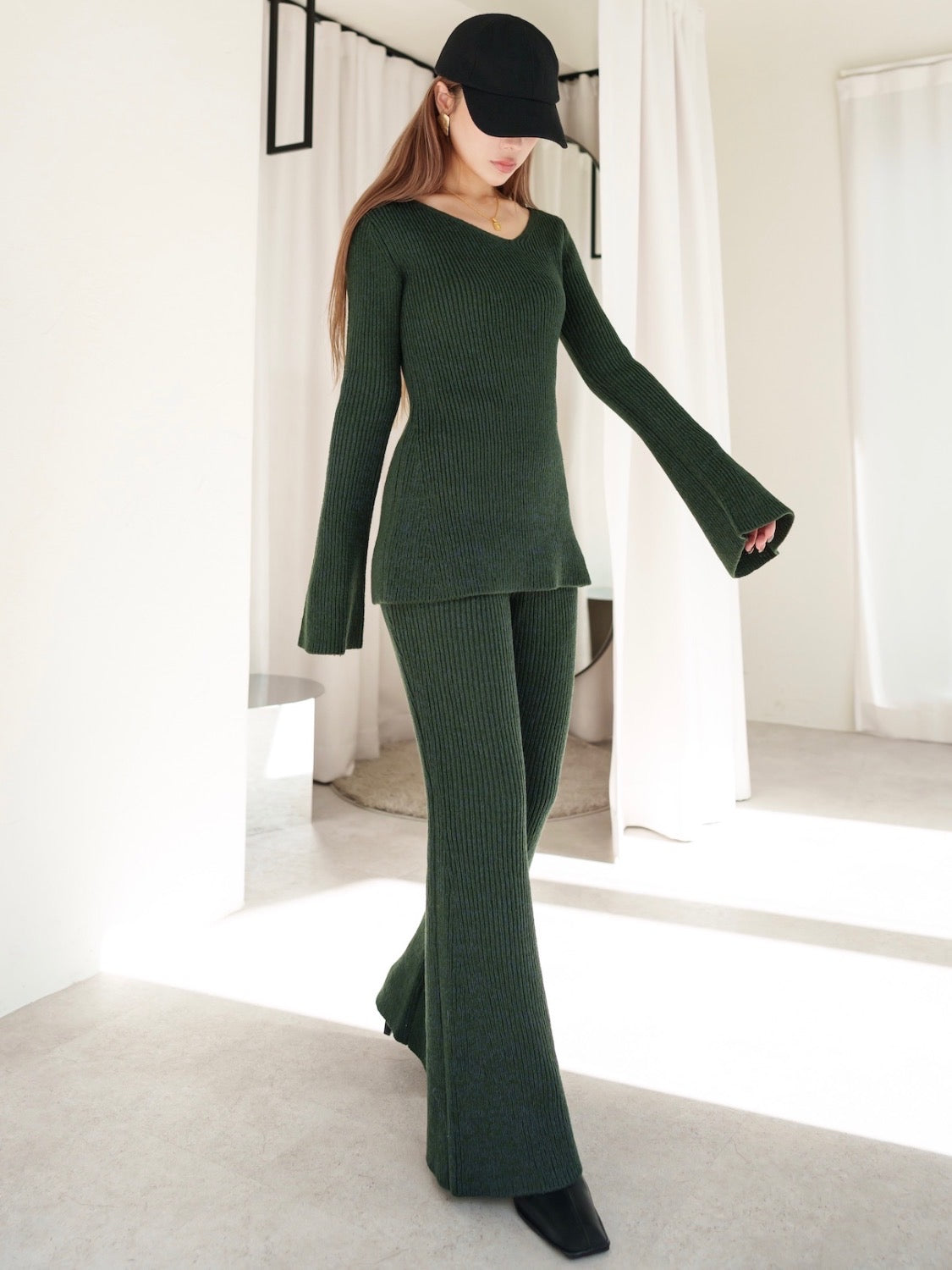 Design Neck Knit Set Up