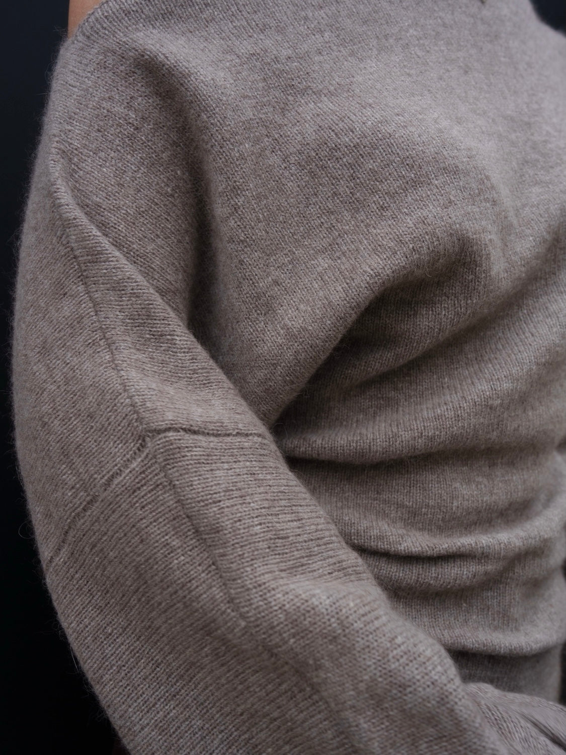 アシンメトリー ラクーン KNIT トップス