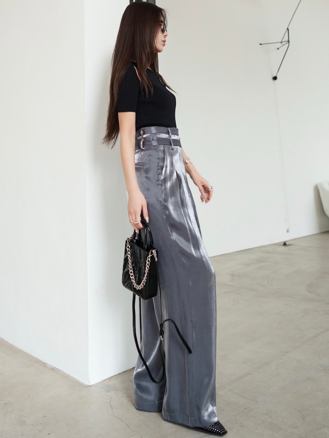 Asymmetrical short-sleeve knit