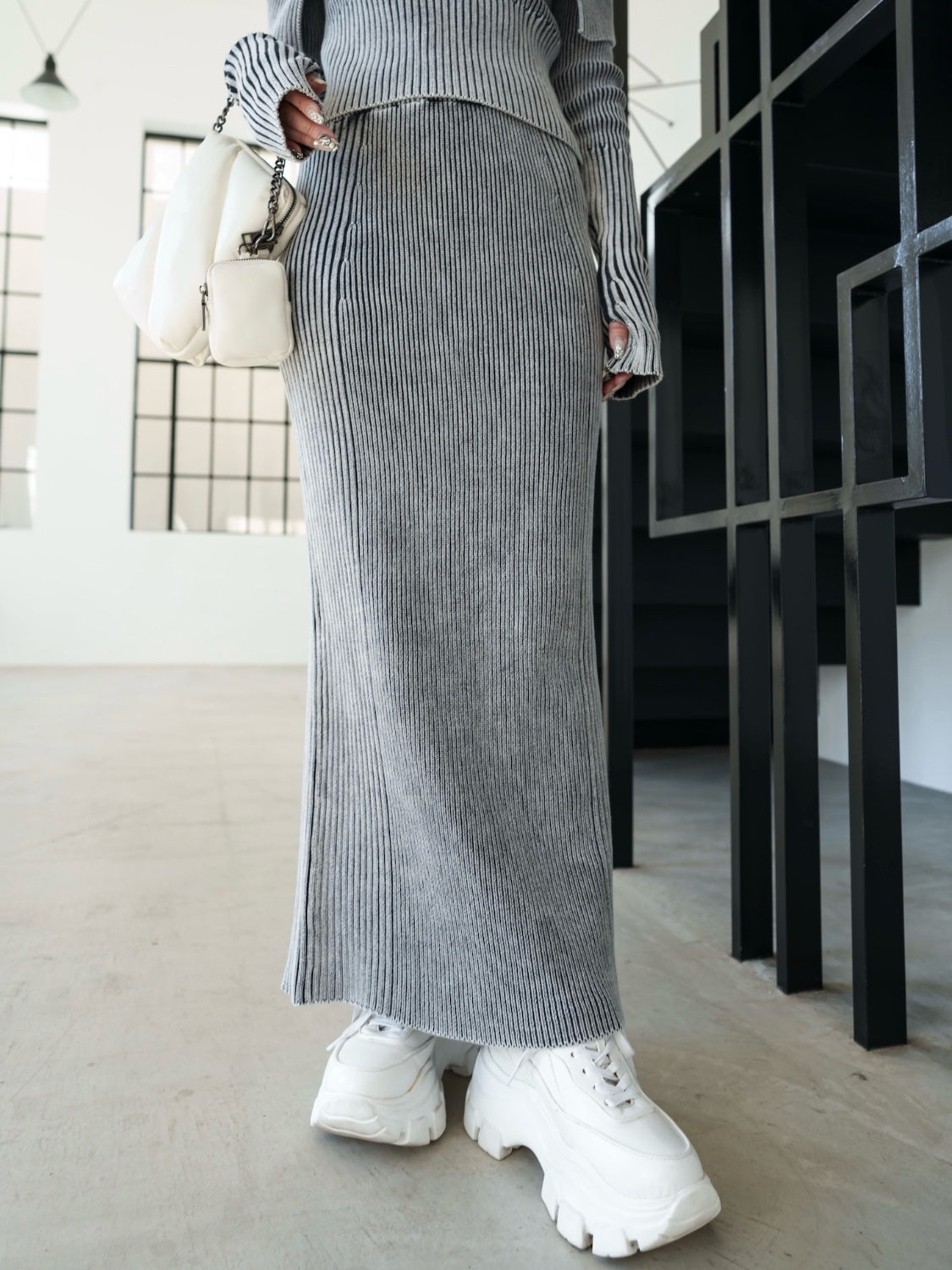 OFF-SHOULDER PIGMENT RIB KNIT SET