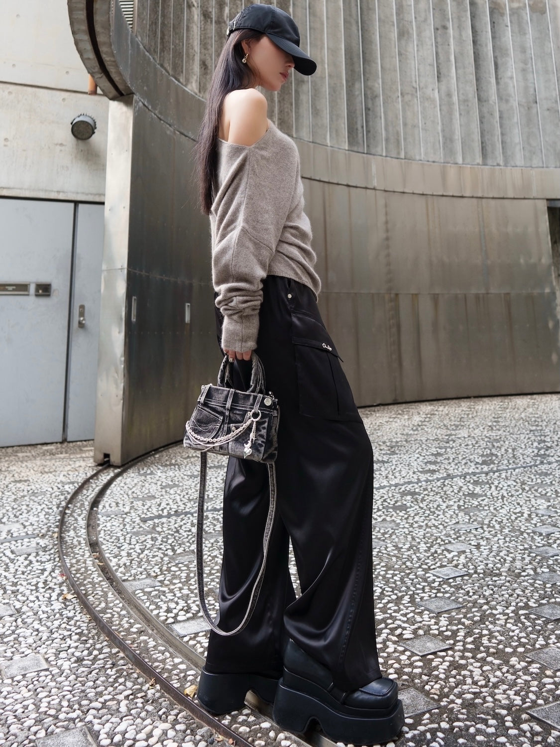 アシンメトリー ラクーン KNIT トップス