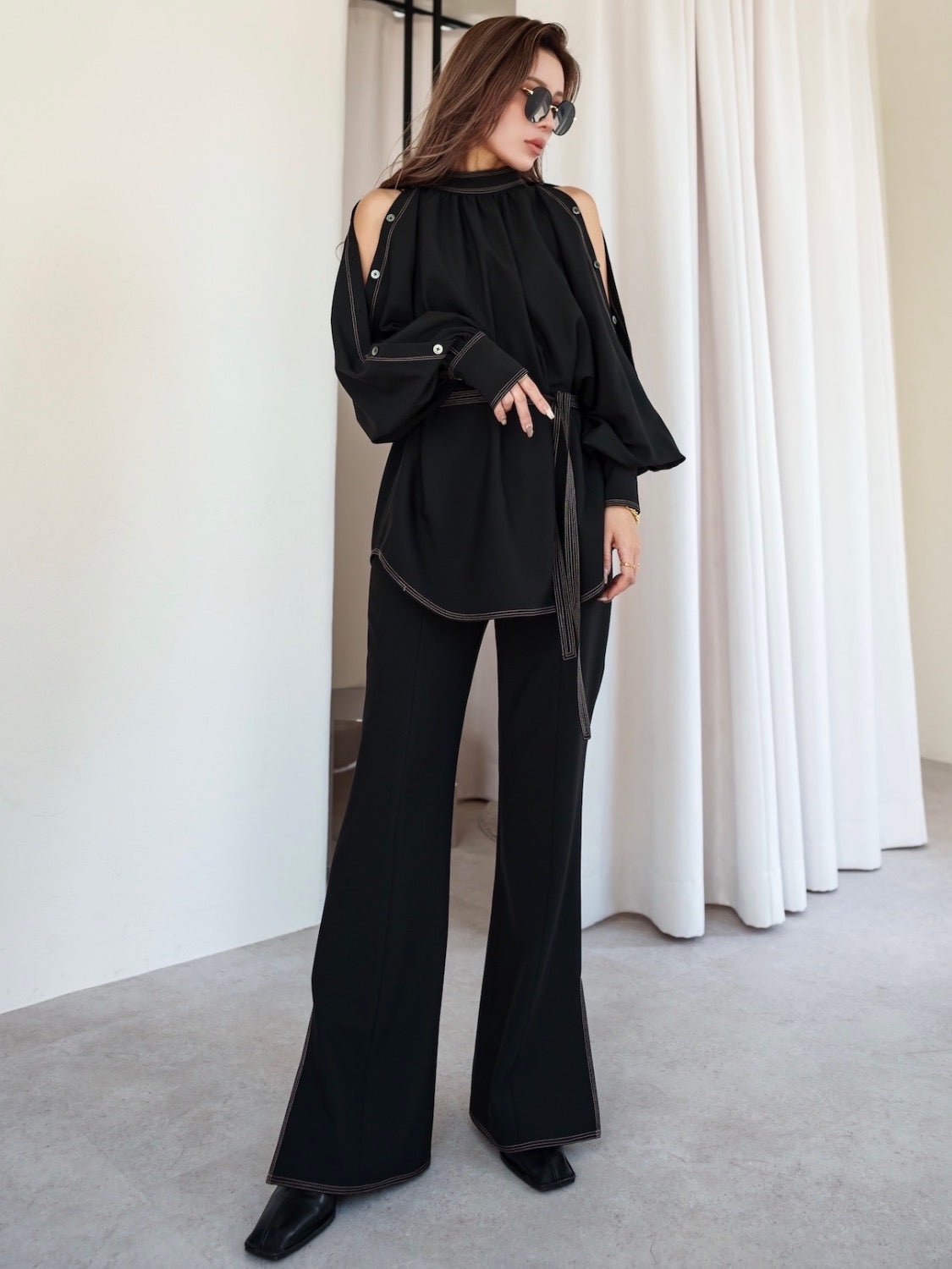 Stitched semi-flared pants